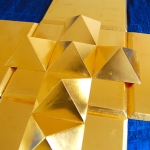 14.Golden-cross-with-golden-piramids